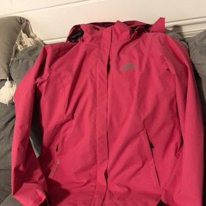 OTU WOMENS SMALL BRIGHT PINK RAIN JACKET. NEVER WORN